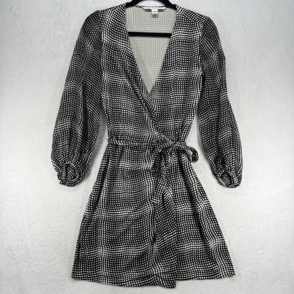 Diane von Furstenberg Silk Wrap Dress chiffon Long Sleeve Black White plaid Sz 4 - Picture 1 of 4